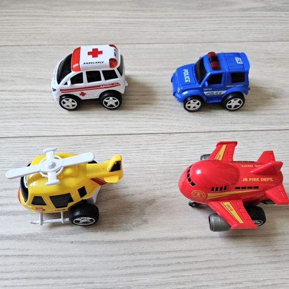 Lot of 4 Emergency Vehicle Toys 4" Police, Ambulance, Jet Fire Dept, Helicopter - Picture 13 of 13